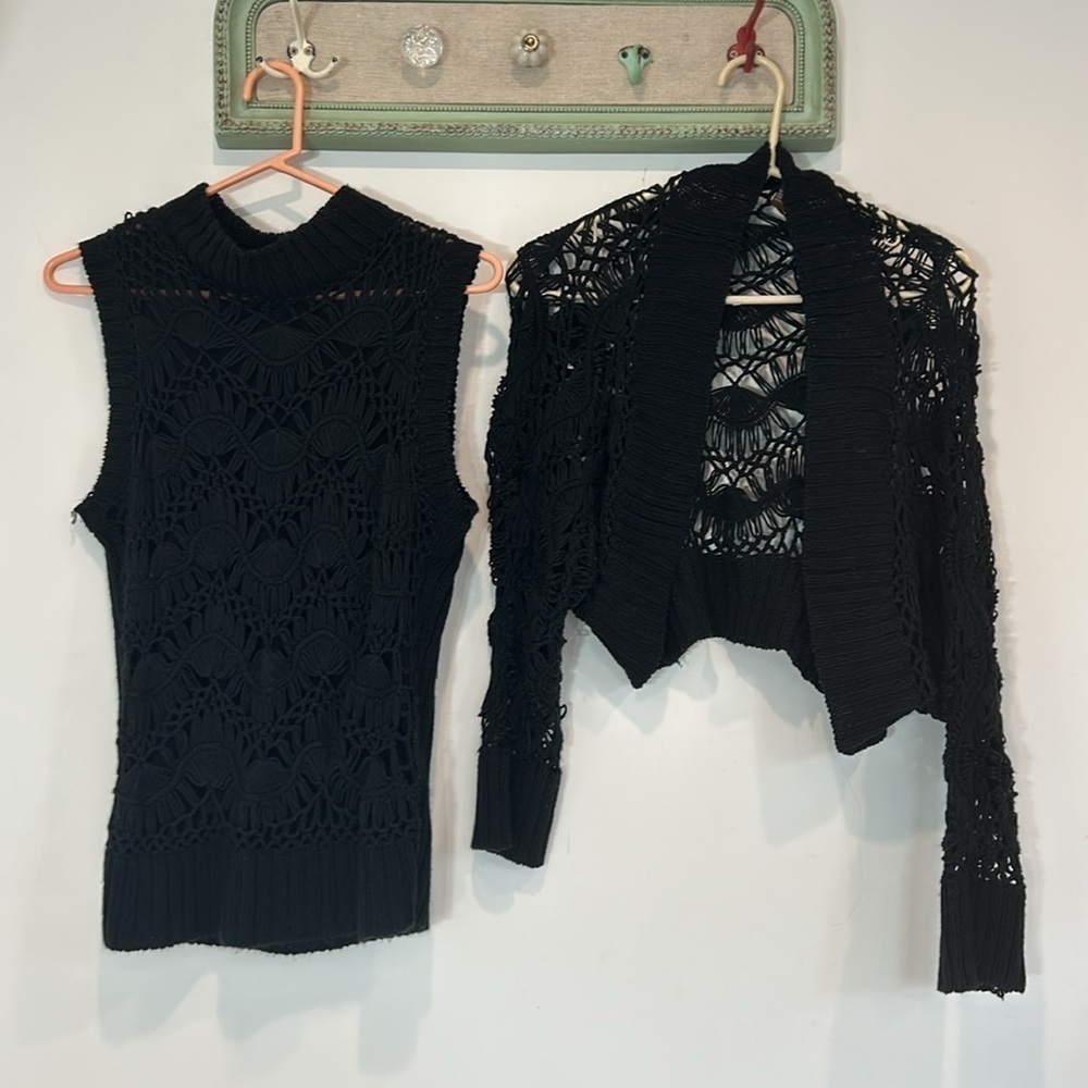 Vintage ESCIO women’s size large two piece acrylic sweater set black crochet